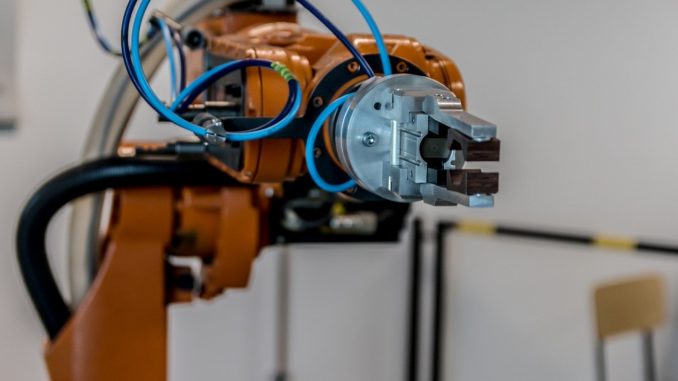 robot-2791671_1280 Vorteile von Industrieroboter