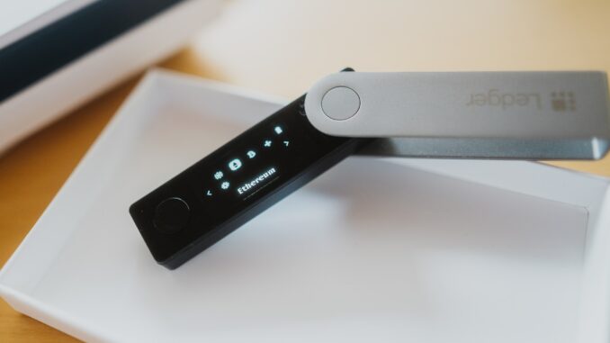 max-saeling-N4jhGAoNuGo-unsplash Hardware-Wallet