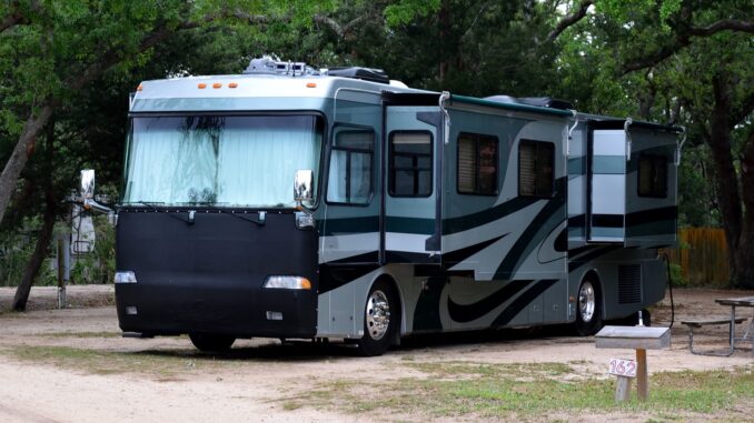 vehicle-ge3848efac_1280 Camping